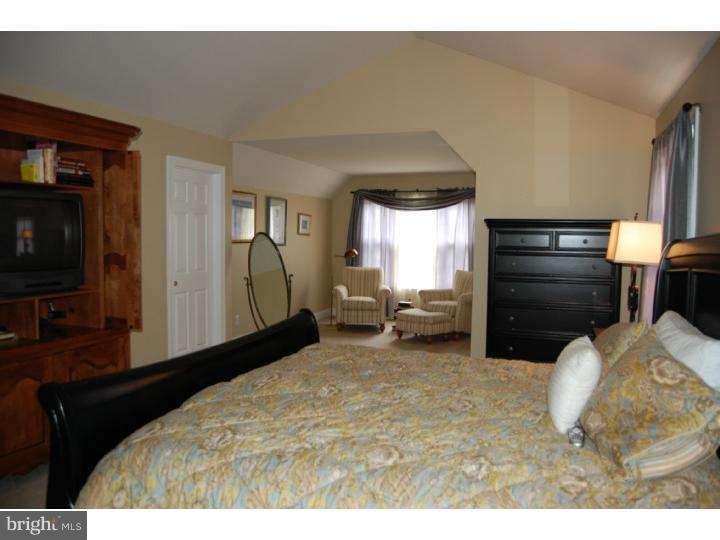 4 Phillips Circle Aston, PA 19014 - Photo 12 of 17 Master Bathroom