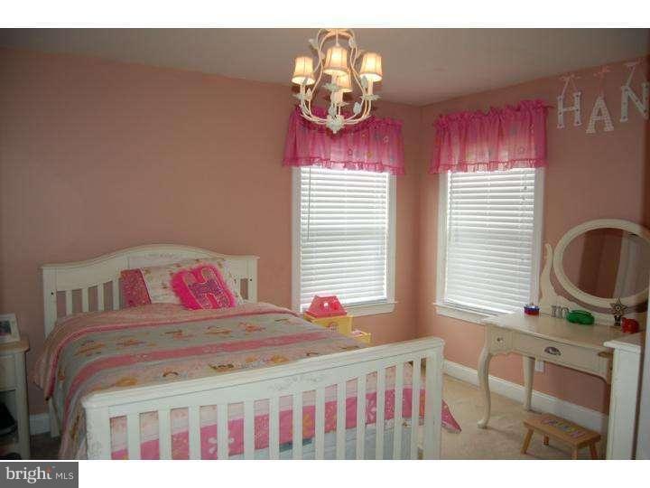 4 Phillips Circle Aston, PA 19014 - Photo 15 of 17 Bedroom 3