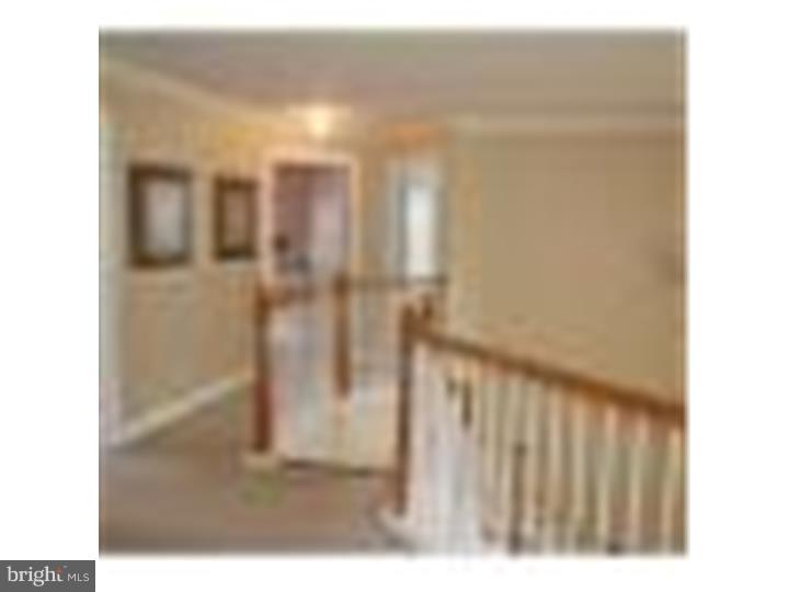 4 Phillips Circle Aston, PA 19014 - Photo 16 of 17 Hallway