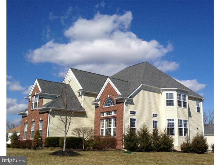 4 Phillips Circle Aston, PA 19014 - Photo 3 of 17 Exterior Side