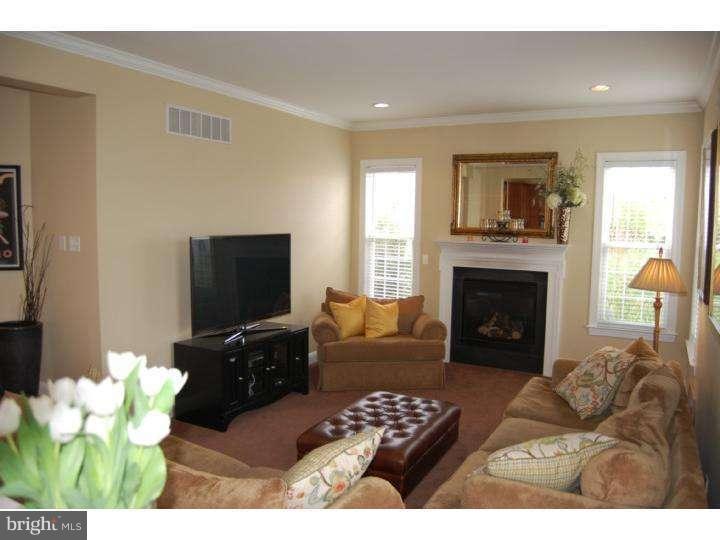 4 Phillips Circle Aston, PA 19014 - Photo 8 of 17 Family Room