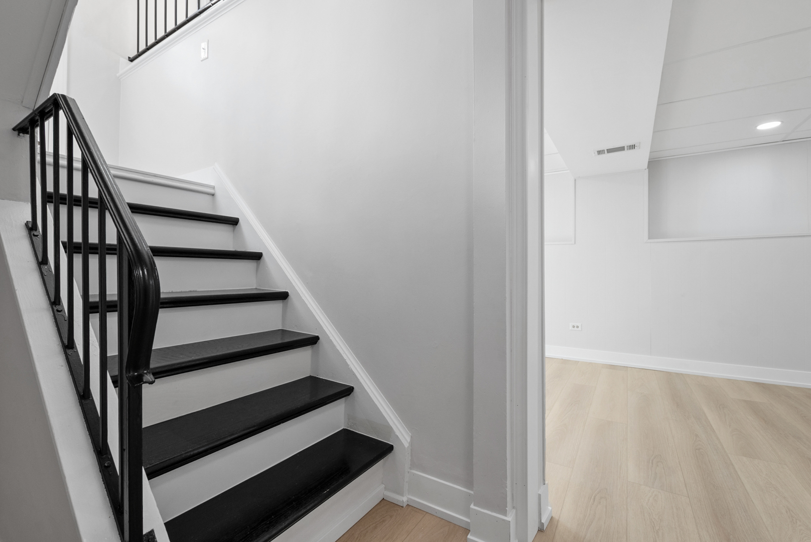 16822 91st Avenue Orland Hills, IL 60487 - Photo 13 of 21 a view of entryway