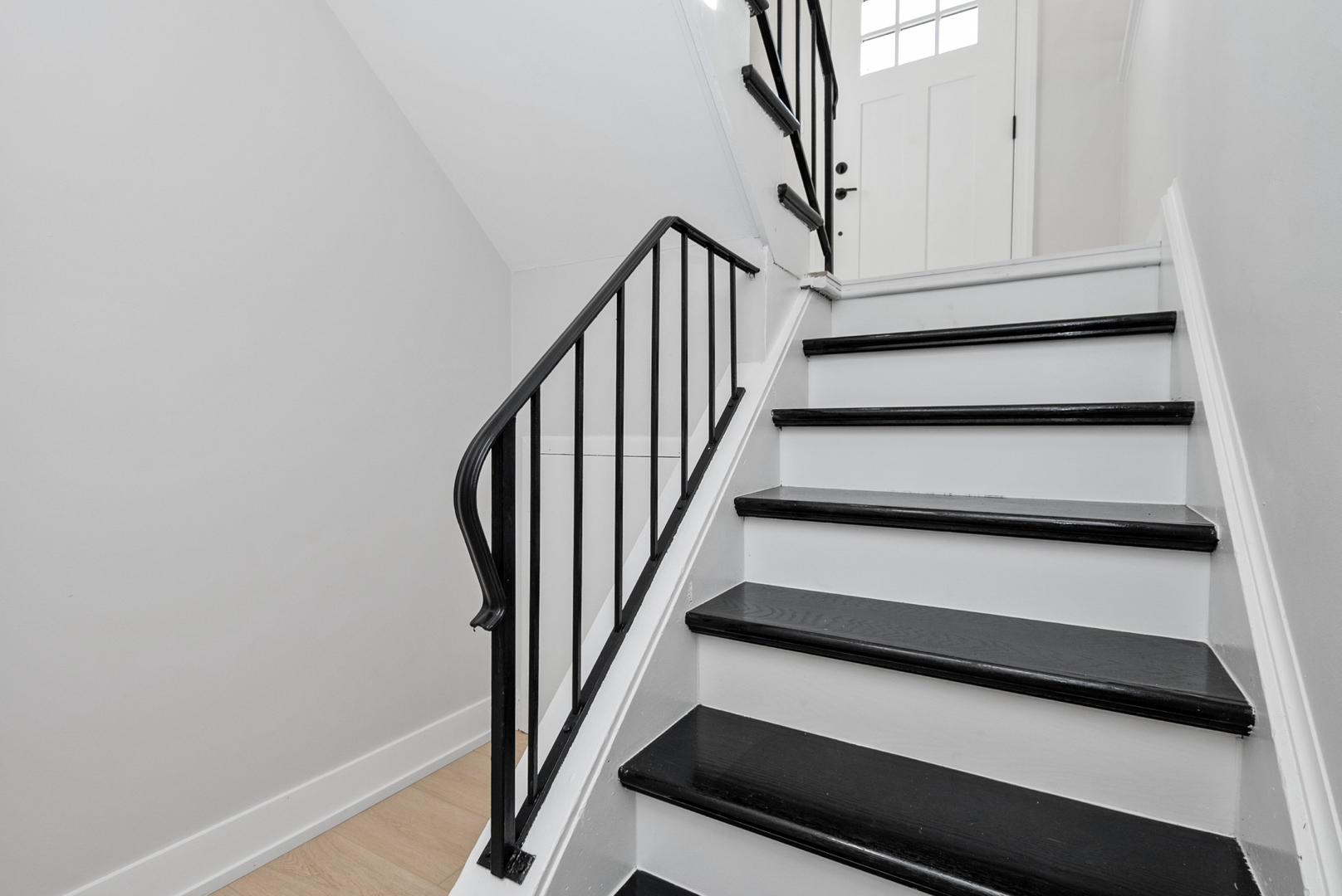 16822 91st Avenue Orland Hills, IL 60487 - Photo 2 of 21 a view of entryway