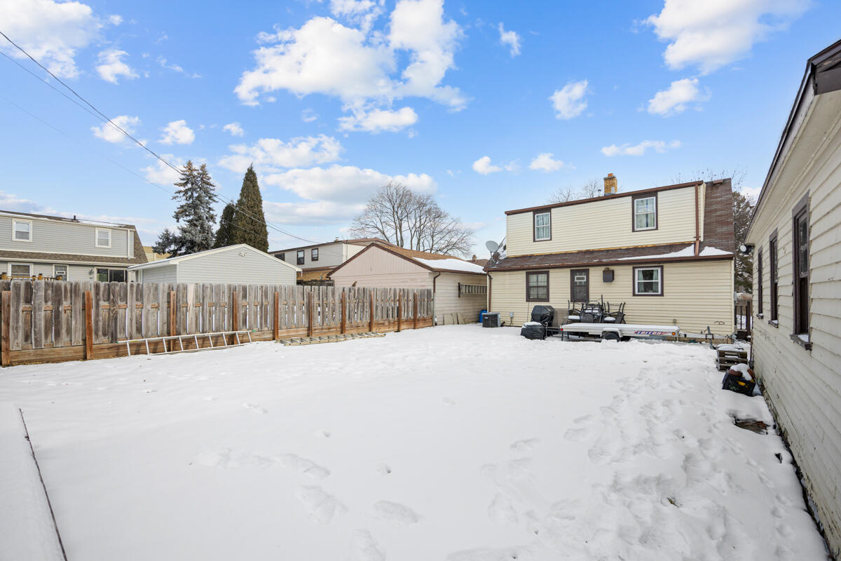 419 South 89th Street Milwaukee, WI 53214 - Photo 14 of 18 Nice lot!