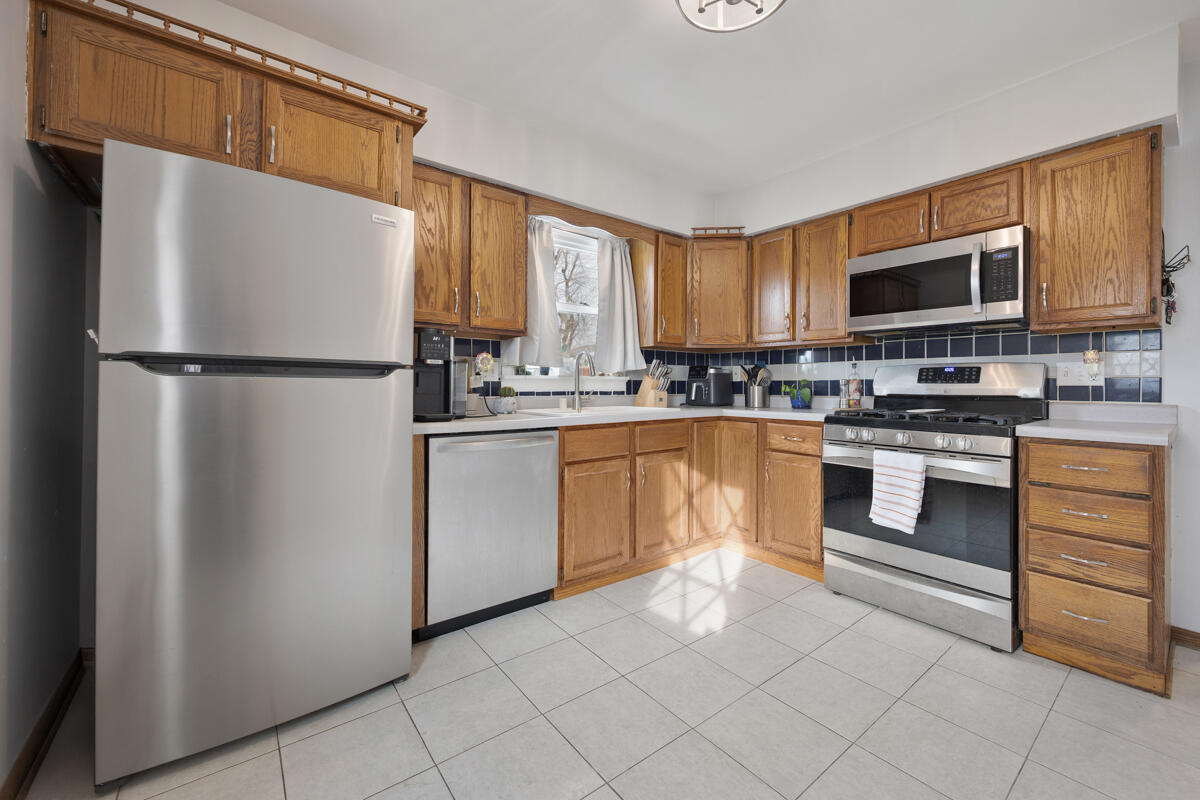 419 South 89th Street Milwaukee, WI 53214 - Photo 4 of 18 Kitchen with newer appliances