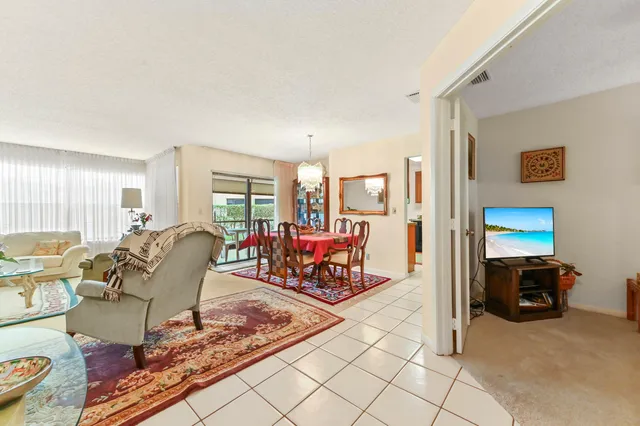 $225,000 | 3385 Jog Park Drive, Lake Worth, FL 33467