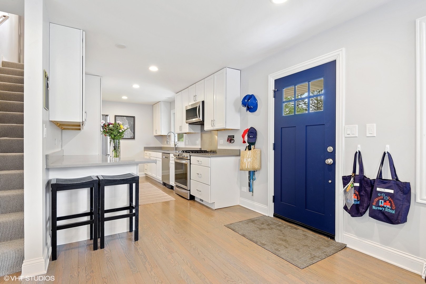 1058 Meadow Road Northbrook, IL 60062 - Photo 2 of 20
