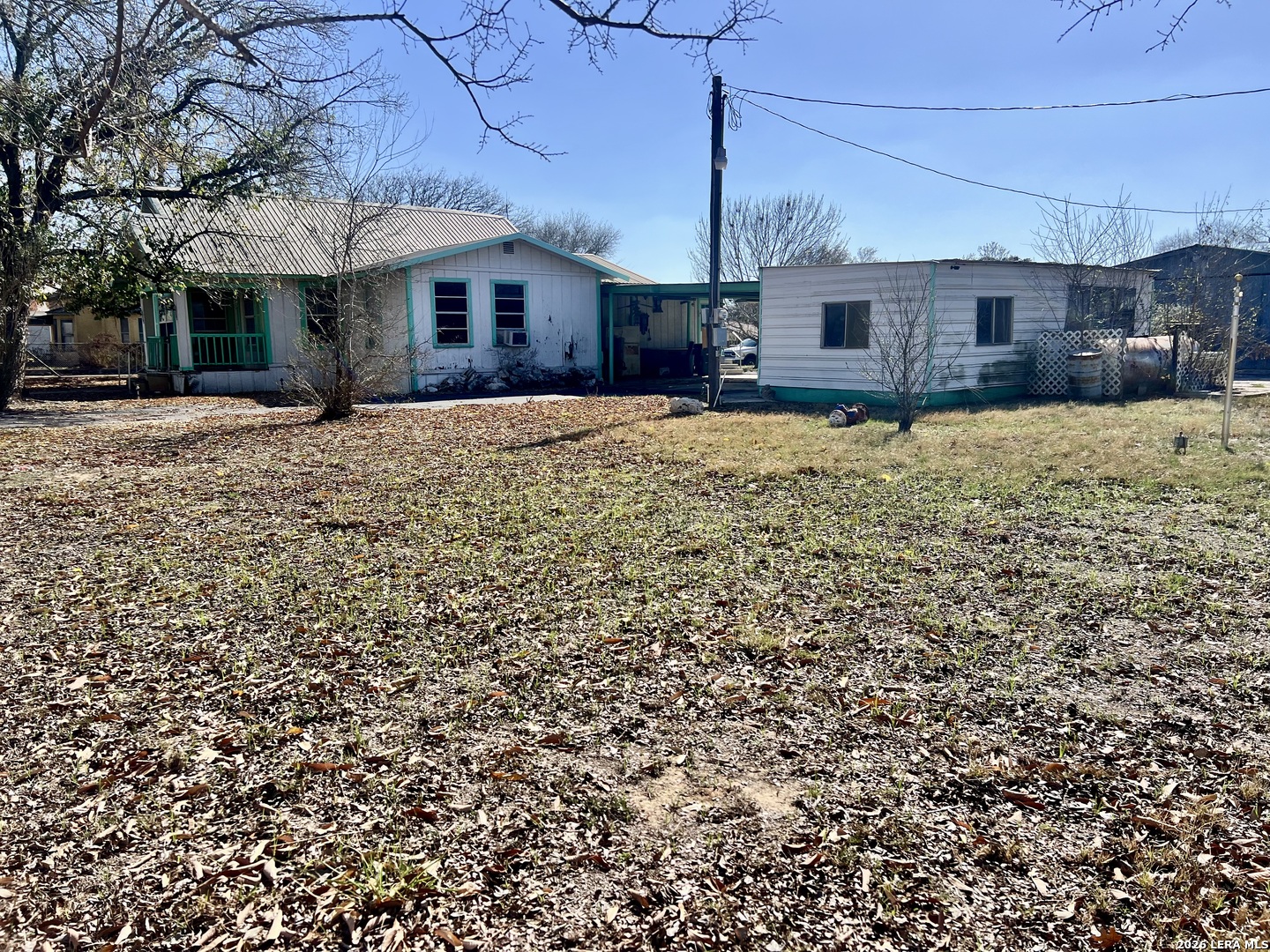 413 4th Street Poteet, TX 78065 - Photo 3 of 24