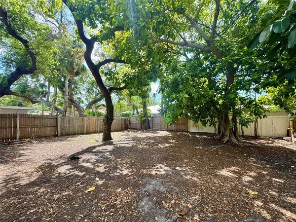 $485,000 | 2107 Chippawa Place, Sarasota, FL 34234