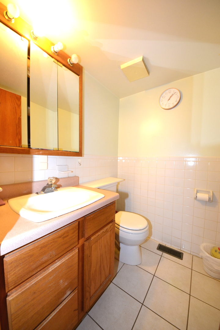 2823 South Farrell Street Chicago, IL 60608 - Photo 9 of 22