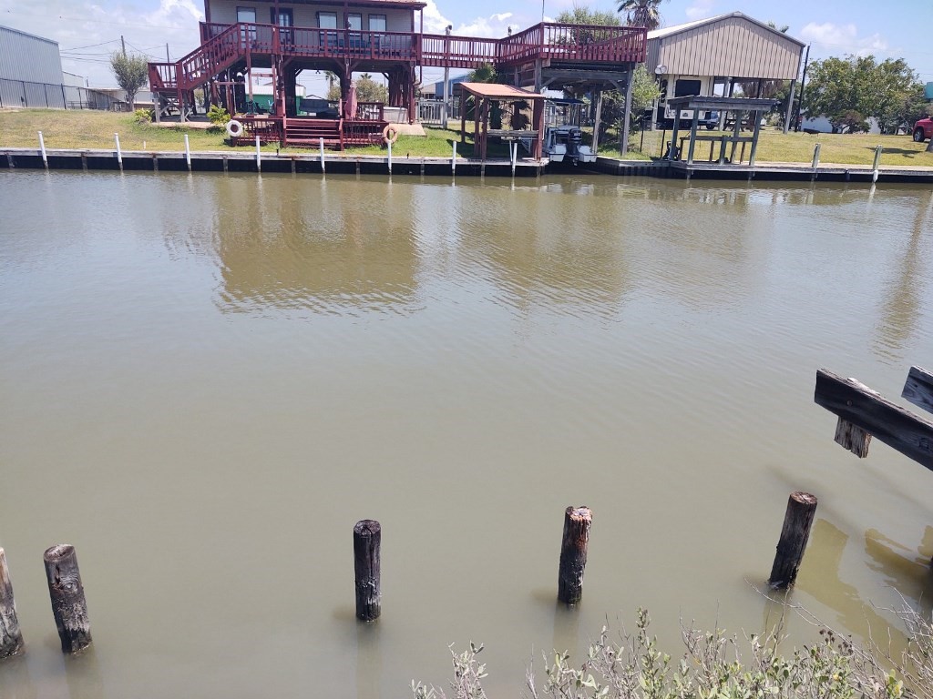 94 Neptune Sargent, TX 77414 - Photo 3 of 7