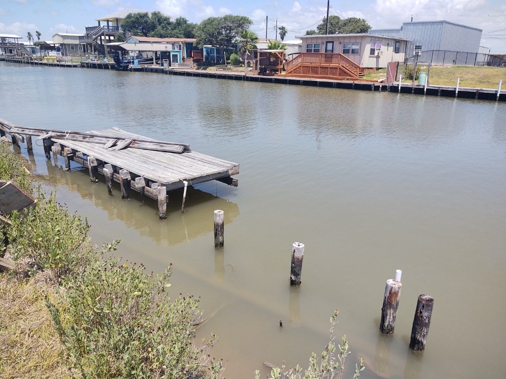 94 Neptune Sargent, TX 77414 - Photo 5 of 7