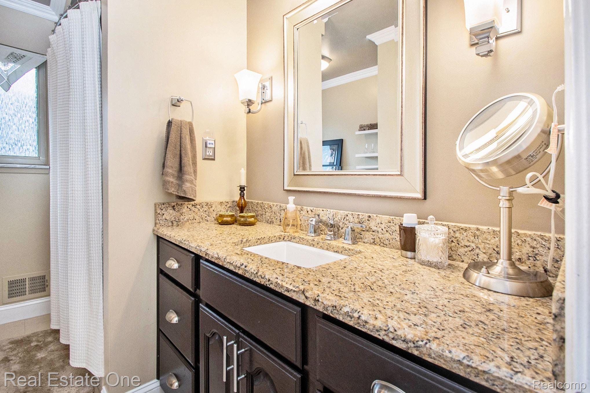 11198 Afton Road Southgate, MI 48195 - Photo 11 of 25 Updated main bath