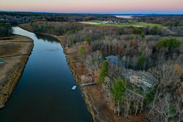 $2,995,000 | 10 Wingate Court, Stratham, NH 03885