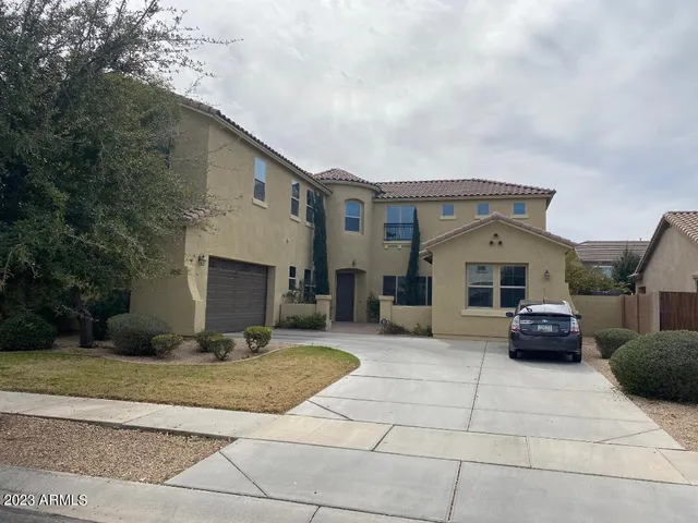 a front view of house with yard