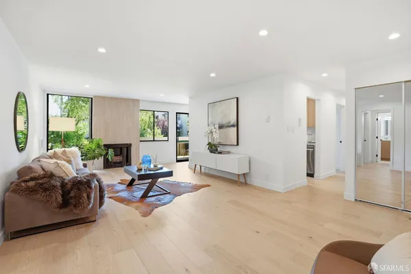 $998,000 | 1081 Beach Park Boulevard, Unit 109, Foster City, CA 94404