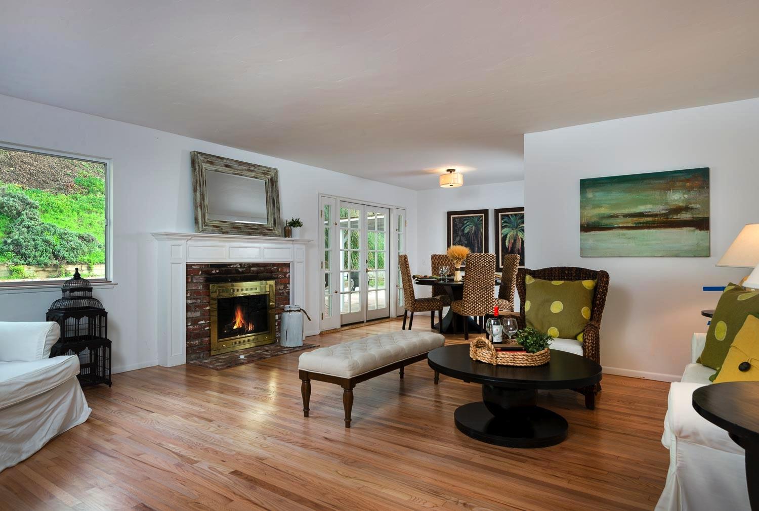 589 Via Rueda Santa Barbara, CA 93110 - Photo 3 of 13 LivingRoom