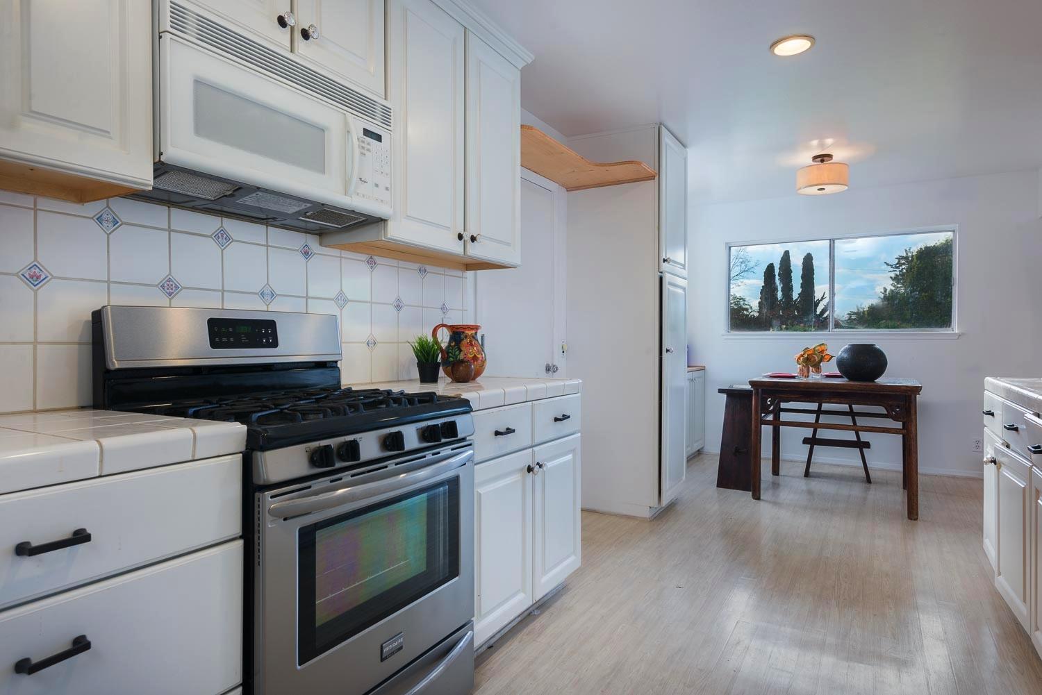 589 Via Rueda Santa Barbara, CA 93110 - Photo 4 of 13 Kitchen