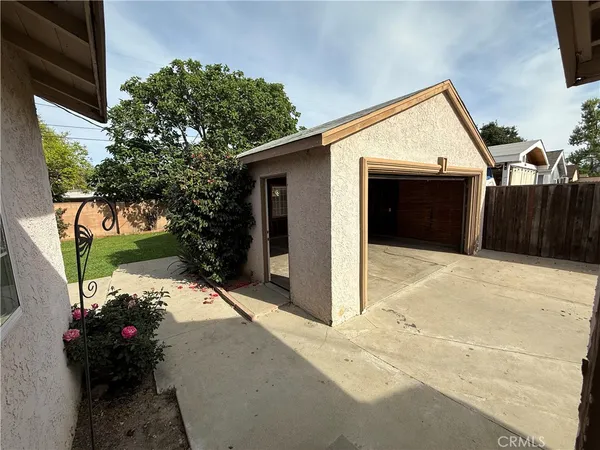 $824,950 | 6900 Garden Grove Avenue, Reseda, CA 91335