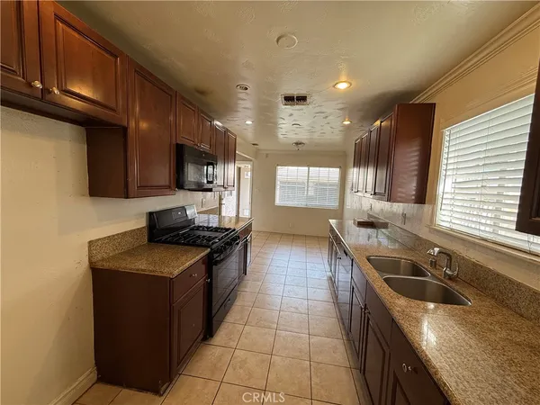 $824,950 | 6900 Garden Grove Avenue, Reseda, CA 91335