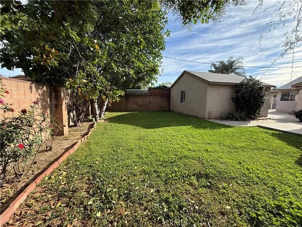 $824,950 | 6900 Garden Grove Avenue, Reseda, CA 91335