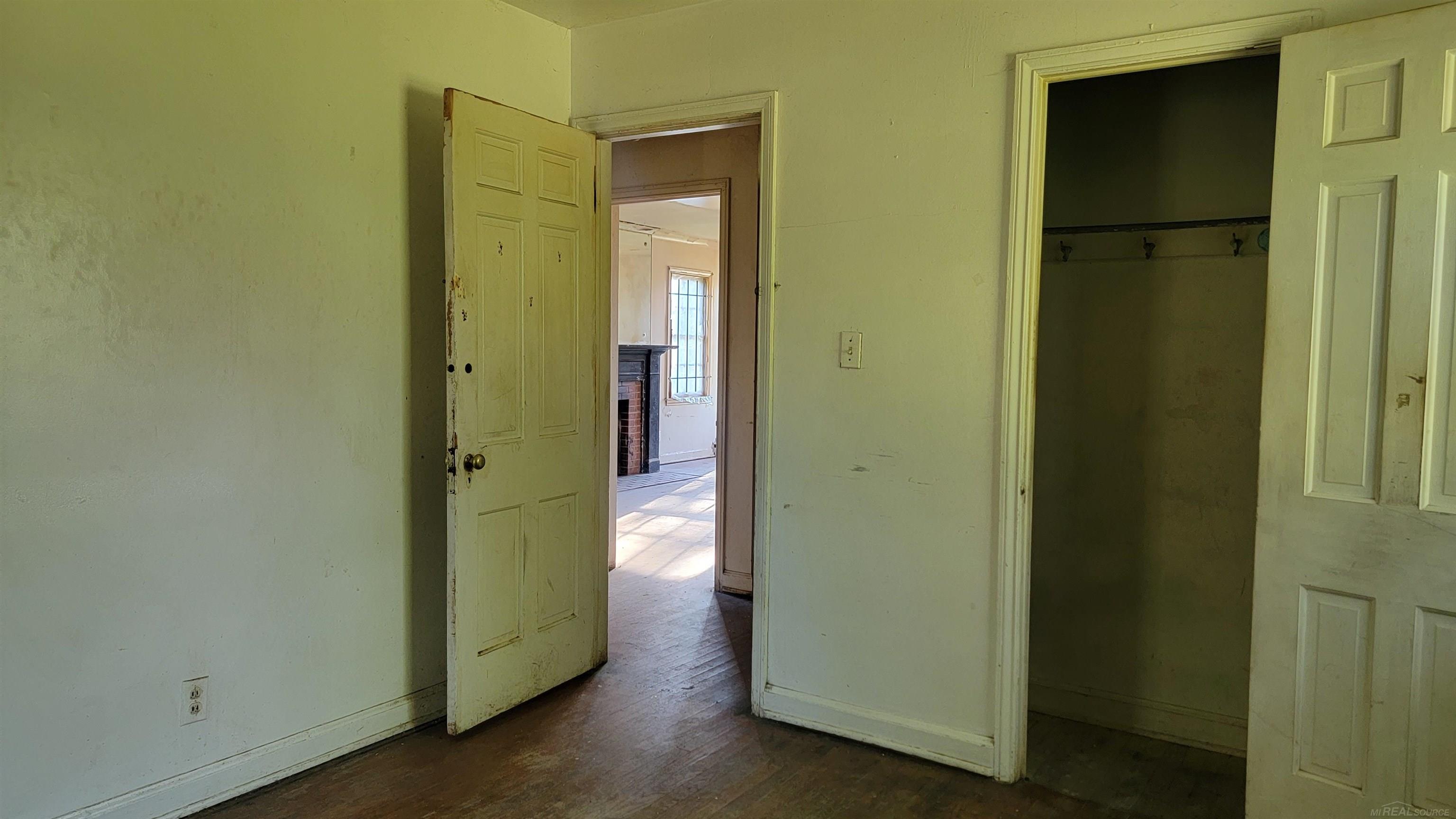 10065 Balfour Road Detroit, MI 48224 - Photo 9 of 20