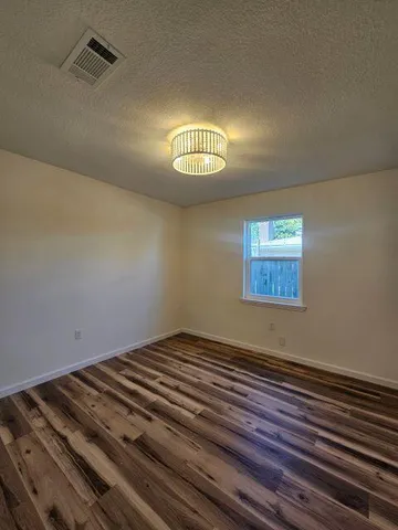 $2,700 | 600 Burgundy Lane, Fort Walton Beach, FL 32547