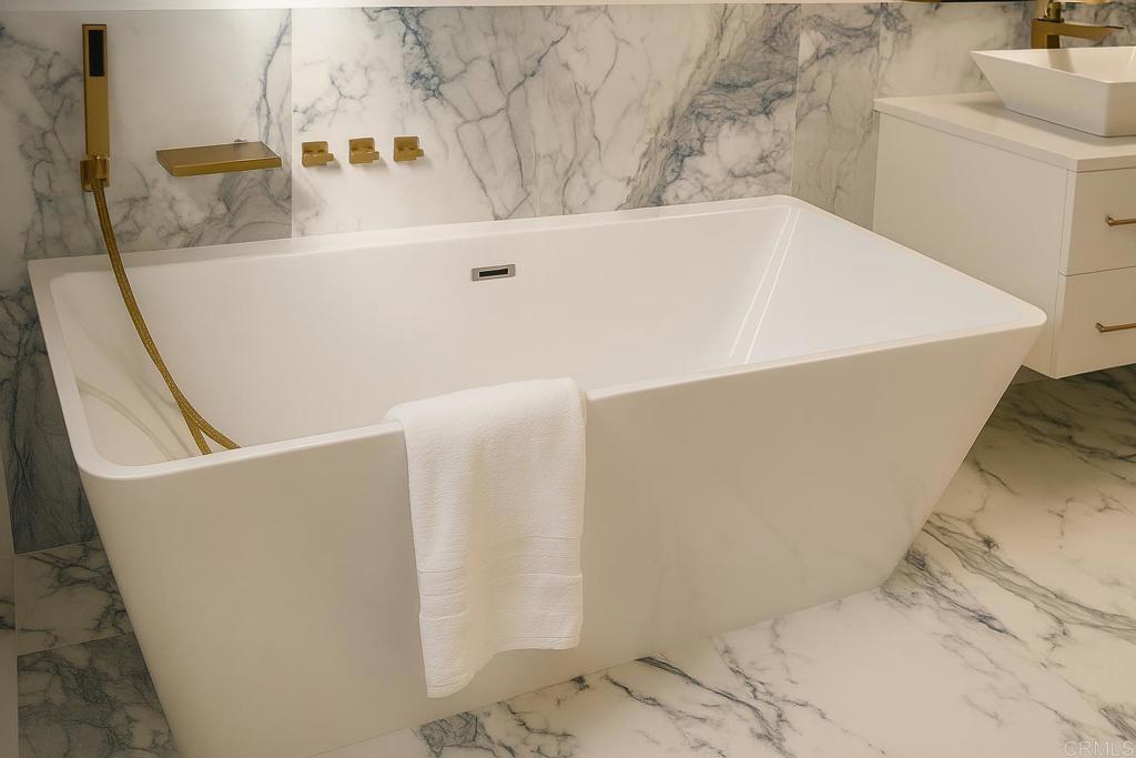 407 Via Ultimo Encinitas, CA 92024 - Photo 15 of 33