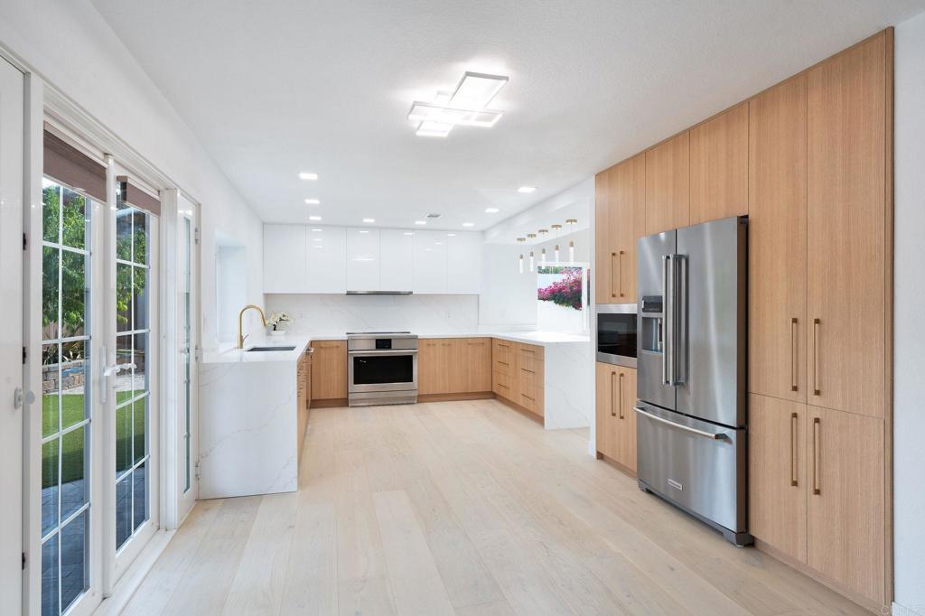 407 Via Ultimo Encinitas, CA 92024 - Photo 4 of 33