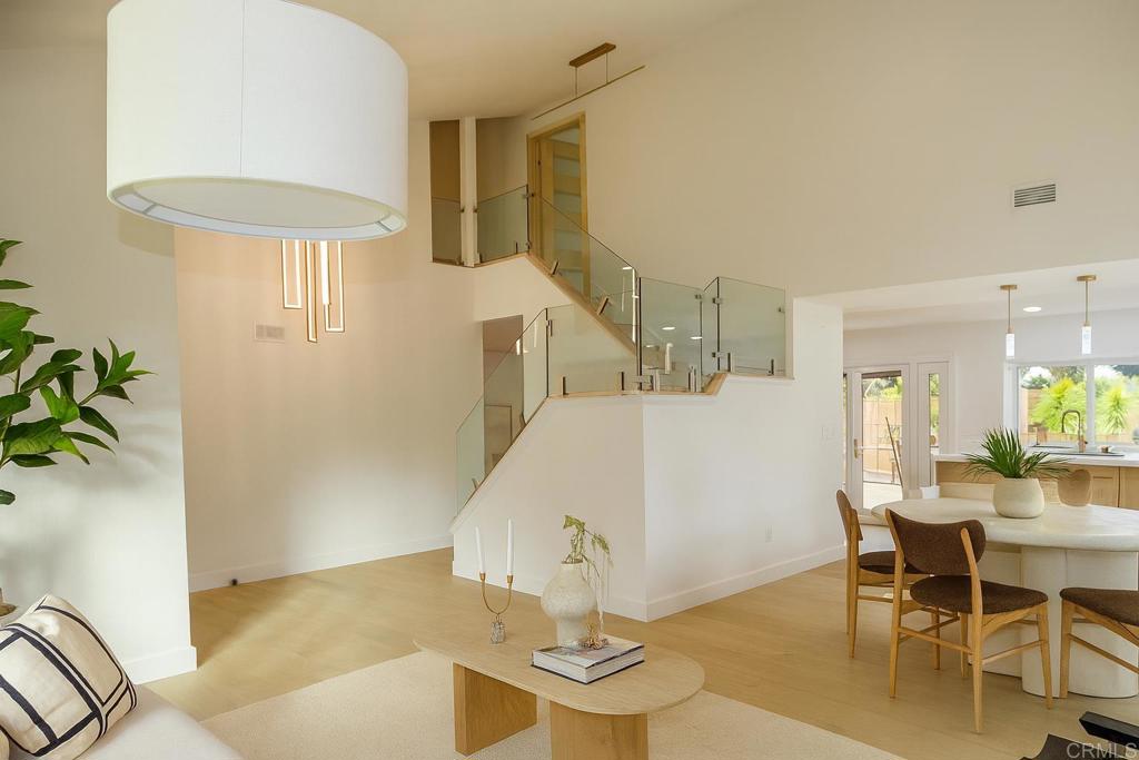 407 Via Ultimo Encinitas, CA 92024 - Photo 8 of 33