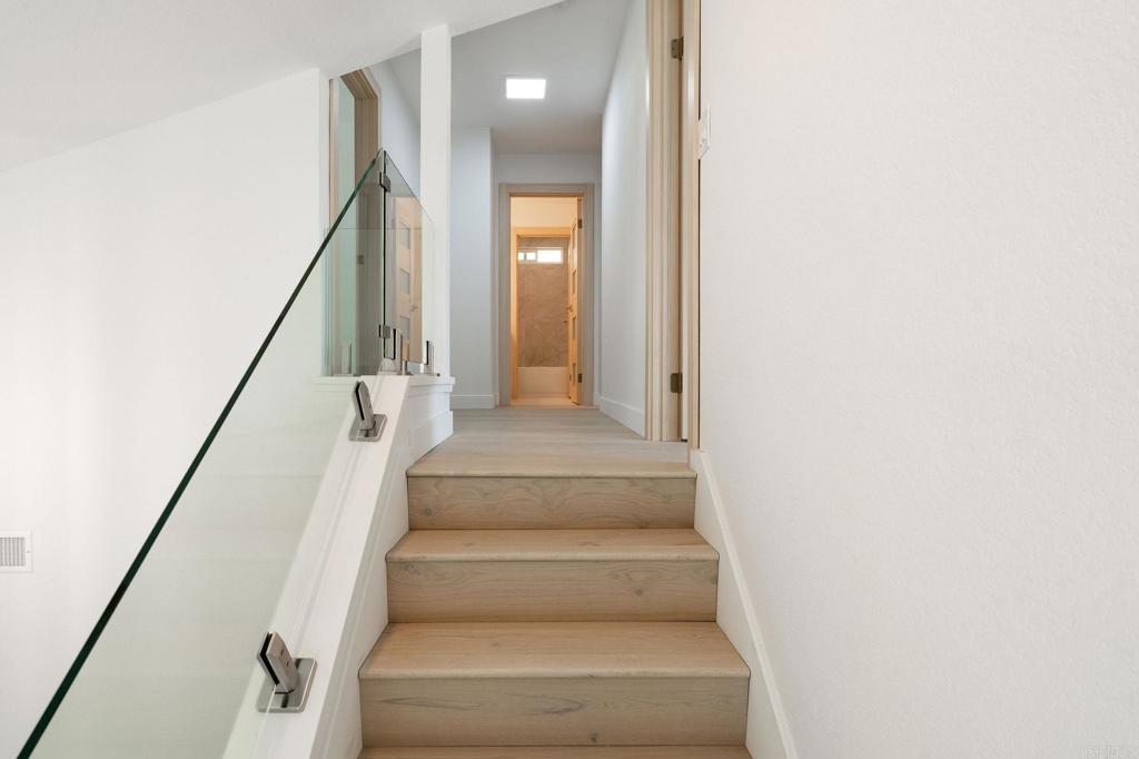 407 Via Ultimo Encinitas, CA 92024 - Photo 10 of 33