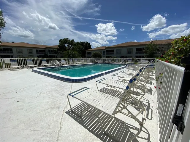 $4,400 | 5205 Wedgewood Lane, Unit 15, Sarasota, FL 34235