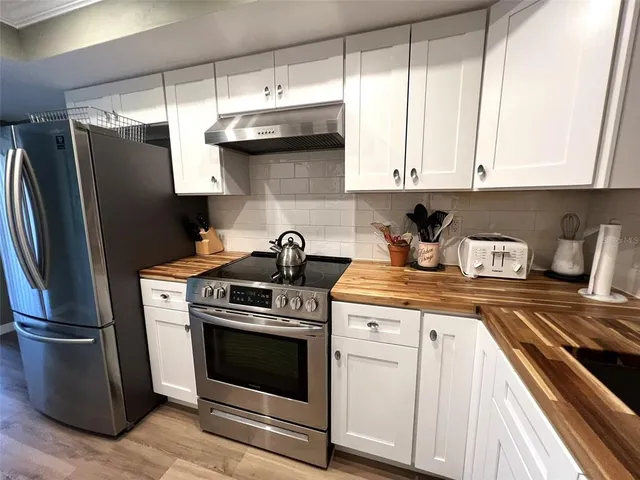 $4,400 | 5205 Wedgewood Lane, Unit 15, Sarasota, FL 34235