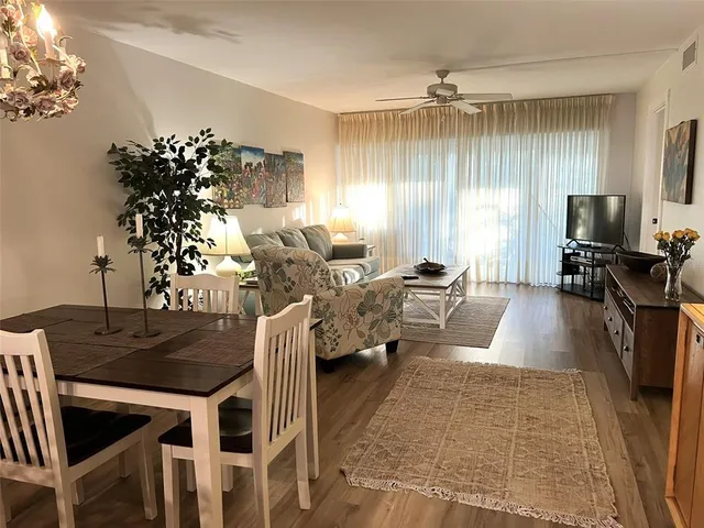 $4,400 | 5205 Wedgewood Lane, Unit 15, Sarasota, FL 34235