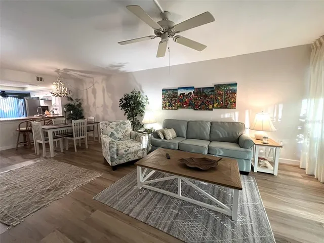 $4,400 | 5205 Wedgewood Lane, Unit 15, Sarasota, FL 34235