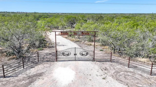 $650,000 | 441 Pr Riley, Charlotte, TX 78011