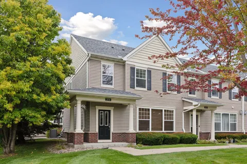 $320,000 | 2574 136th Street West, Unit 102, Rosemount, MN 55068