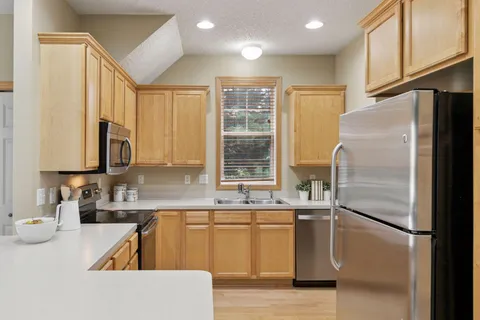 $320,000 | 2574 136th Street West, Unit 102, Rosemount, MN 55068