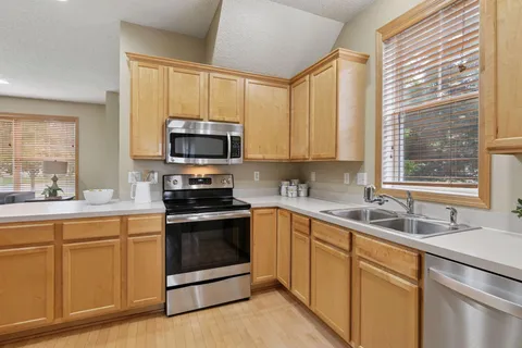 $320,000 | 2574 136th Street West, Unit 102, Rosemount, MN 55068