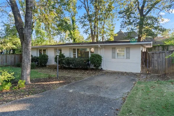 $1,800 | 1340 Cumberland Drive, Gainesville, GA 30501
