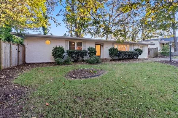 $1,800 | 1340 Cumberland Drive, Gainesville, GA 30501