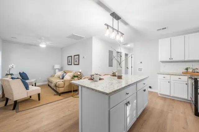 $1,800 | 2512 Bennett Yard Road, Unit C, North Charleston, SC 29405