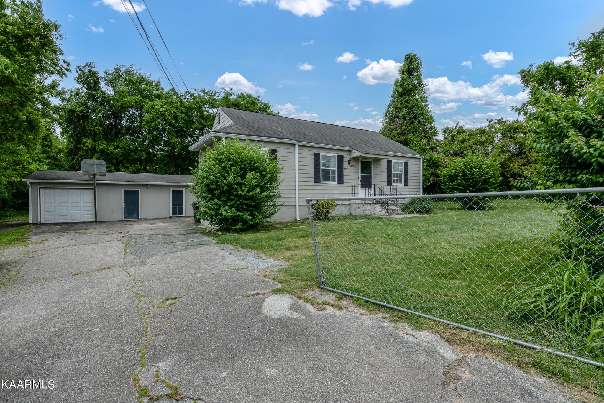 4909 Inskip Road Knoxville, TN 37912 - Photo 2 of 28 Gallery Image 2