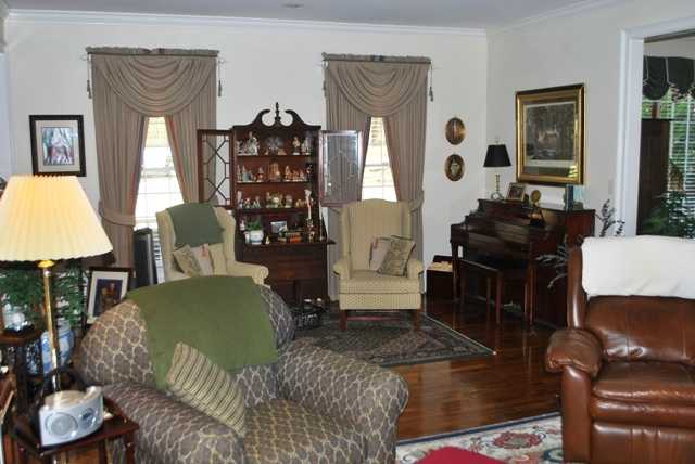 228 Graylyn Drive Anderson, SC 29621 - Photo 8 of 10 Gallery Image 8