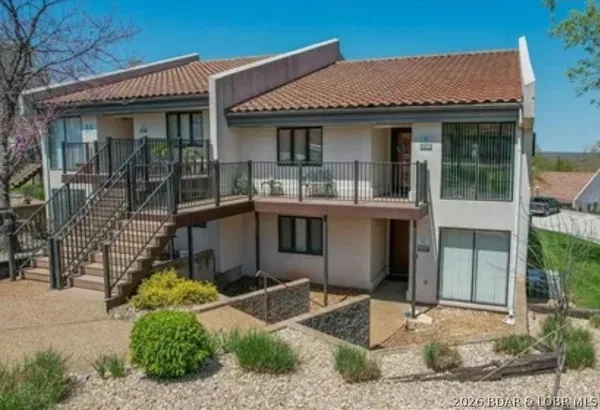 $179,900 | 35 Casa Blanca Court, Unit 222 1C, Lake Ozark, MO 65049