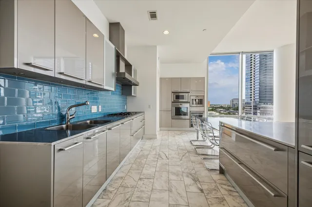 $6,500 | 2727 Kirby Drive, Unit 9B, Houston, TX 77098