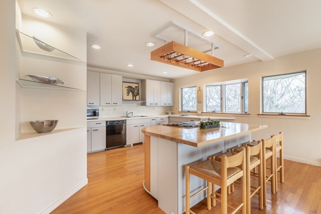 6 Prentiss Road Gloucester, MA 01930 - Photo 12 of 37 Gallery Image 12