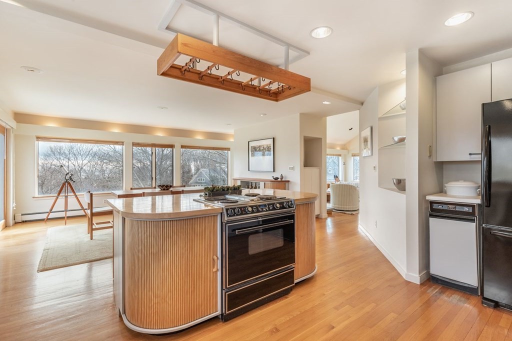 6 Prentiss Road Gloucester, MA 01930 - Photo 13 of 37 Gallery Image 13