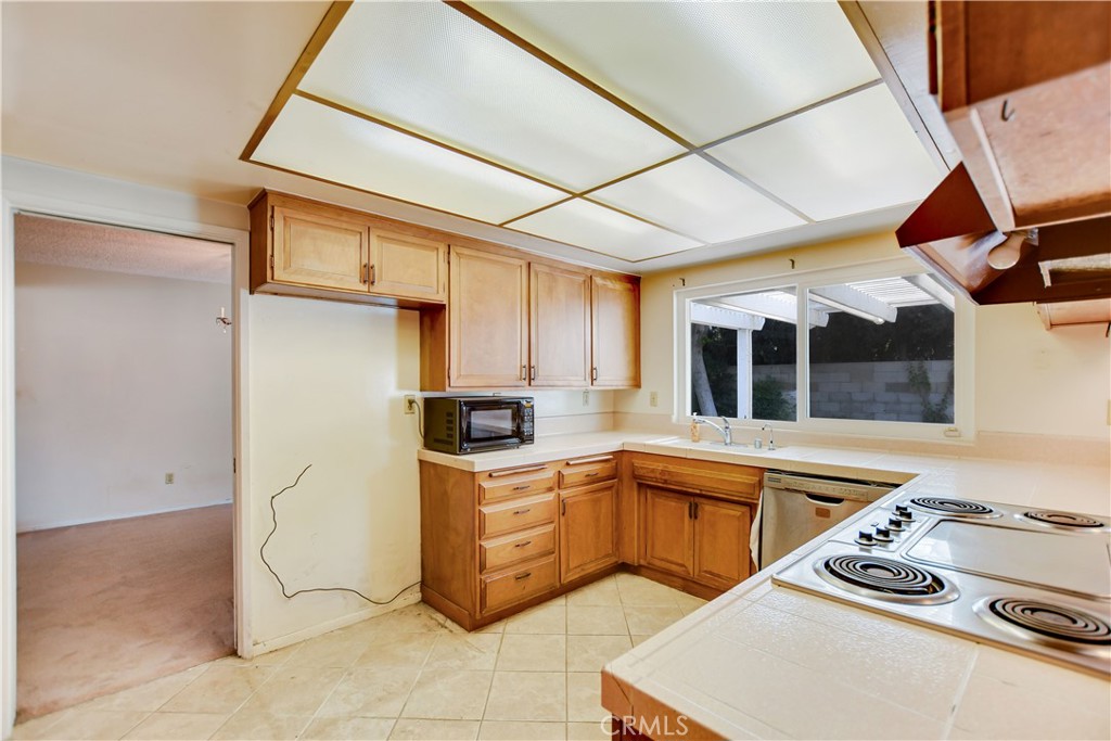 687 Locust Street Corona, CA 92879 - Photo 14 of 45