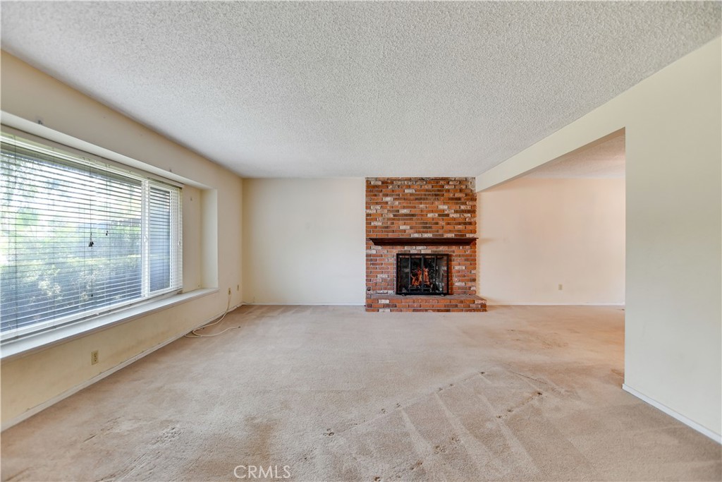 687 Locust Street Corona, CA 92879 - Photo 6 of 45